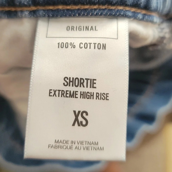 Express denim shorts, Shortie Extreme High Rise - Picture 3 of 3